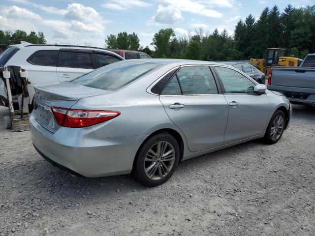 4T1BF1FK7HU388284 - 2017 TOYOTA CAMRY LE SILVER photo 3