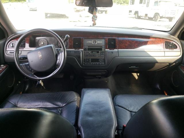 2L1FL8JW1BX757025 - 2011 LINCOLN TOWN CAR EXECUTIVE BLACK photo 8