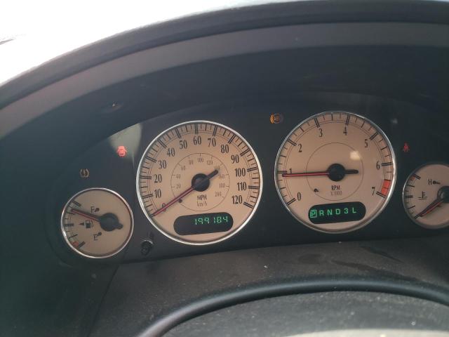 2C4GT54L34R506182 - 2004 CHRYSLER TOWN & COU TOURING 银色 照片 9