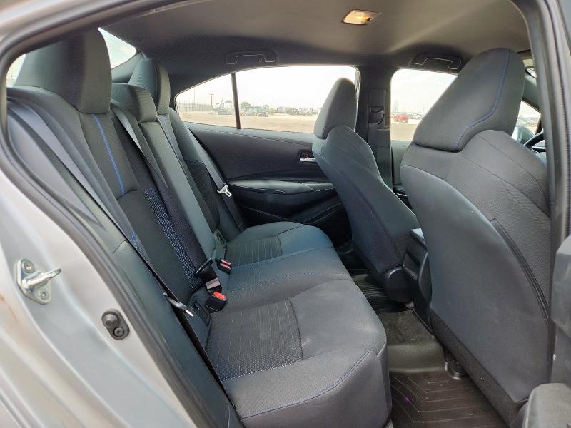 5YFS4MCE5NP123012 - 2022 TOYOTA COROLLA SE Արծաթագույն լուսանկար 10