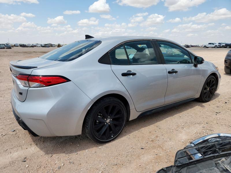 5YFS4MCE5NP123012 - 2022 TOYOTA COROLLA SE Արծաթագույն լուսանկար 3