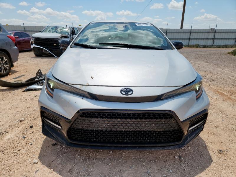 5YFS4MCE5NP123012 - 2022 TOYOTA COROLLA SE Արծաթագույն լուսանկար 5