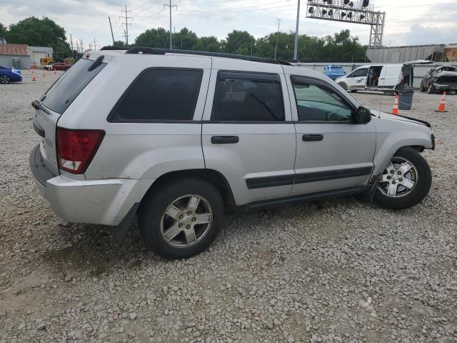 1J4GR48K85C684667 - 2005 JEEP GRAND CHER LAREDO Gümüş fotoğraf 3