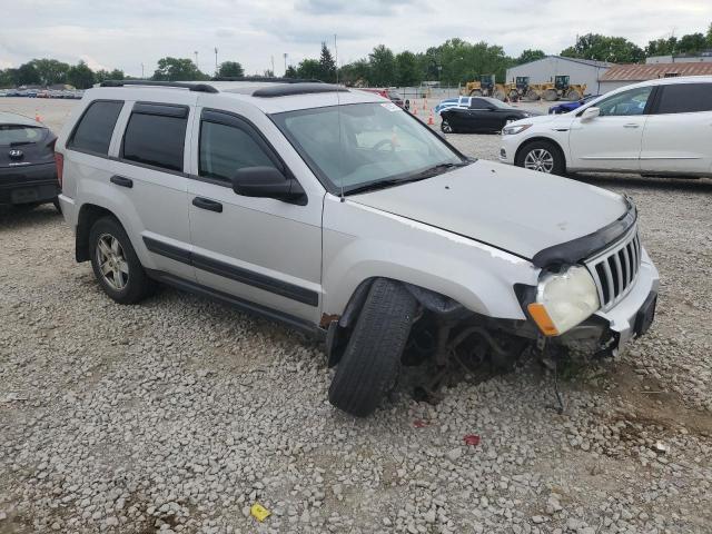 1J4GR48K85C684667 - 2005 JEEP GRAND CHER LAREDO Gümüş fotoğraf 4