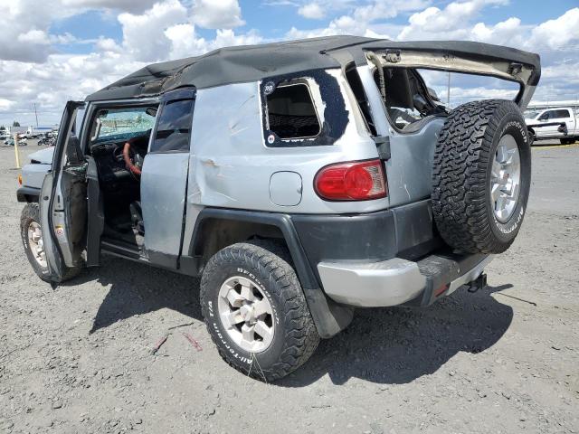 JTEBU11FX70056149 - 2007 TOYOTA FJ CRUISER GRAY photo 2