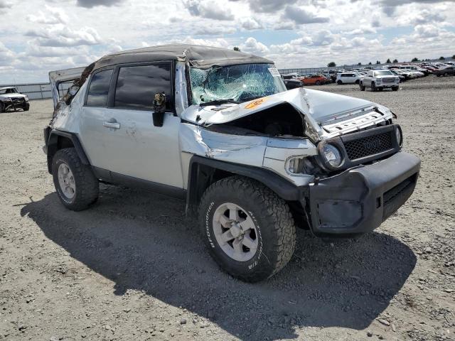 JTEBU11FX70056149 - 2007 TOYOTA FJ CRUISER GRAY photo 4