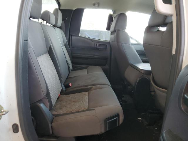 5TFRW5F12GX201225 - 2016 TOYOTA TUNDRA DOUBLE CAB SR/SR5 SILVER photo 10