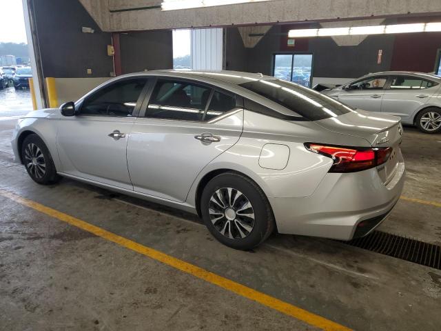 1N4BL4BVXKC251776 - 2019 NISSAN ALTIMA S SILVER photo 2