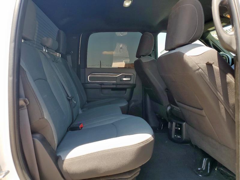 3C6UR5DL3NG297803 - 2022 RAM 2500 BIG HORN/LONE STAR WHITE photo 11