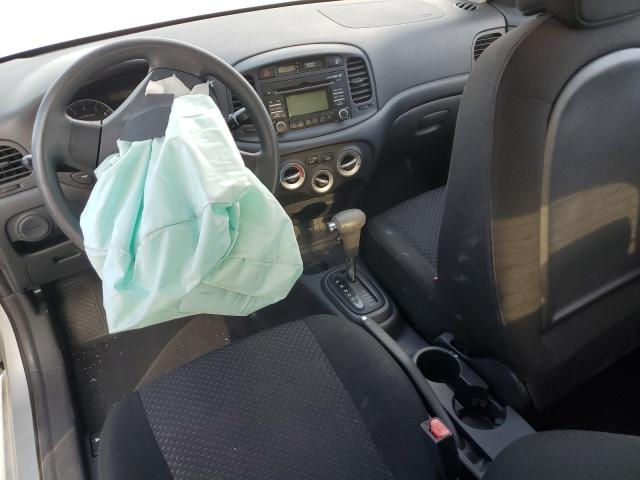 KMHCM36C19U137602 - 2009 HYUNDAI ACCENT GS SILVER photo 8