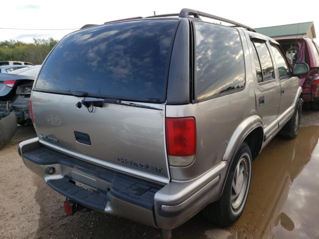 1GNDT13W9W2288135 - 1998 CHEVROLET BLAZER BEIGE photo 4