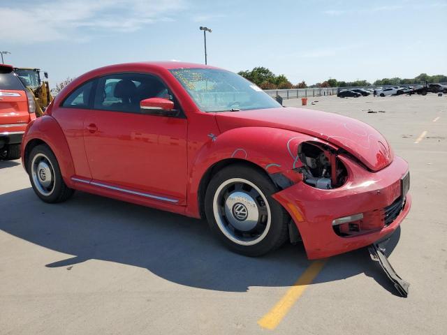 3VWJX7AT4DM605978 - 2013 VOLKSWAGEN BEETLE RED photo 4