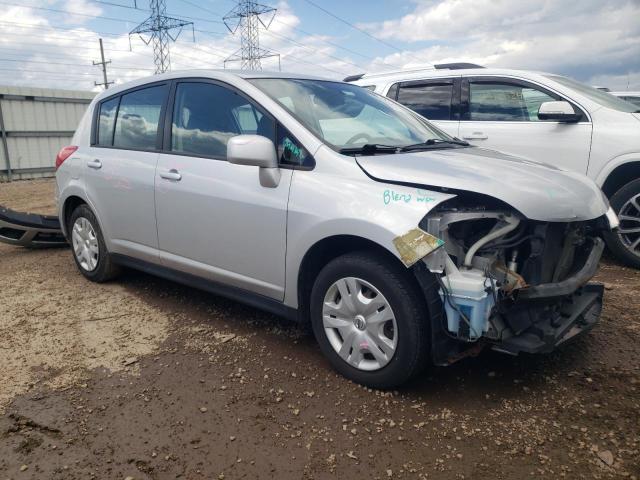 3N1BC1CP4CK801075 - 2012 NISSAN VERSA S SILVER photo 4