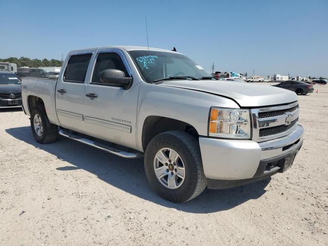 3GCRKREA9AG224047 - 2010 CHEVROLET SILVERADO K1500 LS SILVER photo 4