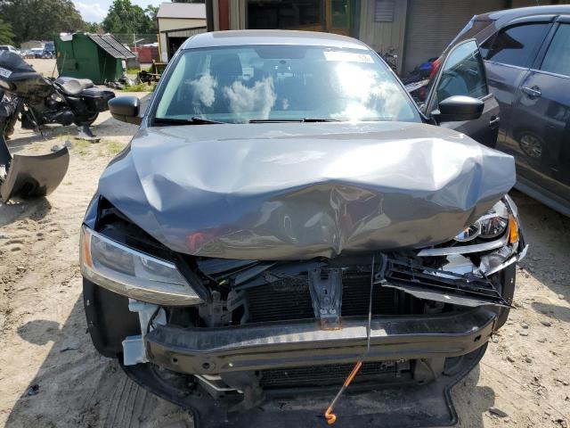 3VW2K7AJ4DM386912 - 2013 VOLKSWAGEN JETTA BASE 灰色 照片 5