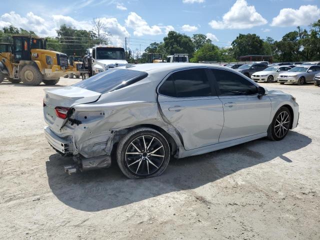 4T1G11AK0RU220483 - 2024 TOYOTA CAMRY SE NIGHT SHADE SILVER photo 3