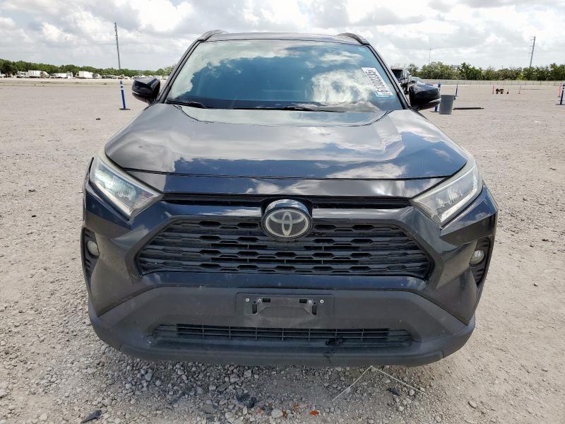 2T3W1RFV5KW020323 - 2019 TOYOTA RAV4 XLE Қара фото 5