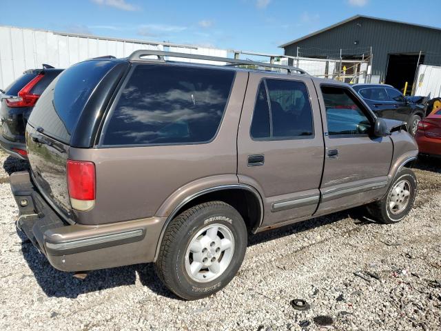 1GNDT13W5W2229955 - 1998 CHEVROLET BLAZER TAN photo 3