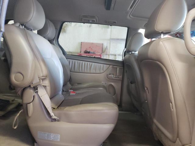 5TDDK4CC4AS028813 - 2010 TOYOTA SIENNA XLE RED photo 11