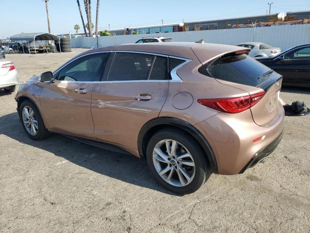 SJKCH5CP1HA036777 - 2017 INFINITI QX30 BASE 金色 照片 2