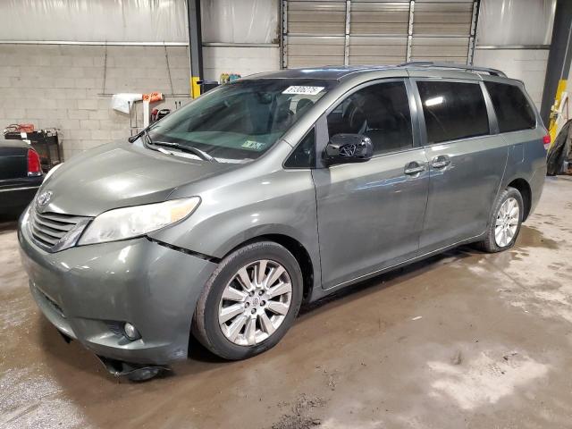2012 TOYOTA SIENNA XLE, 