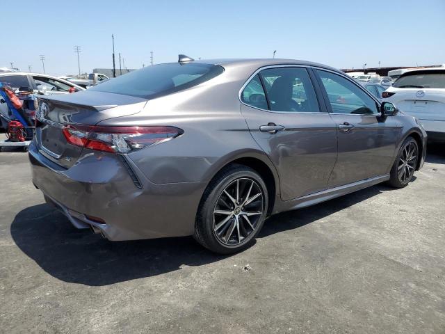 4T1G11AK4NU665688 - 2022 TOYOTA CAMRY SE GRAY photo 3