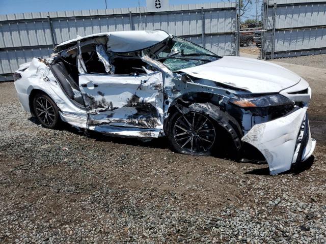 4T1G11AK2RU895588 - 2024 TOYOTA CAMRY SE NIGHT SHADE WHITE photo 4