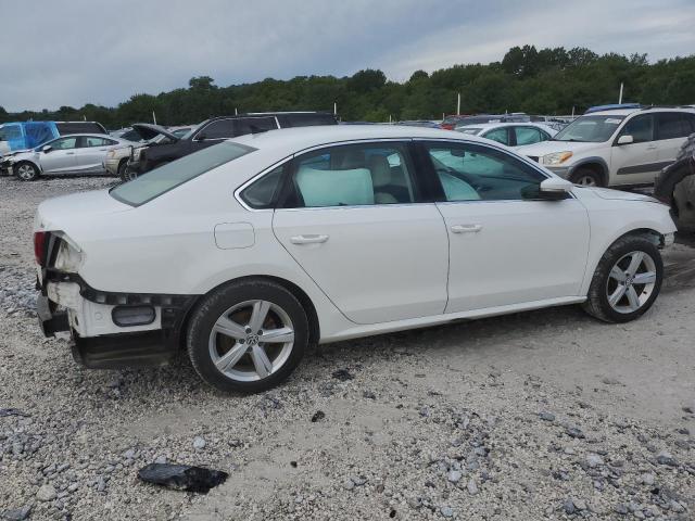 1VWAS7A35FC077869 - 2015 VOLKSWAGEN PASSAT S WHITE photo 3