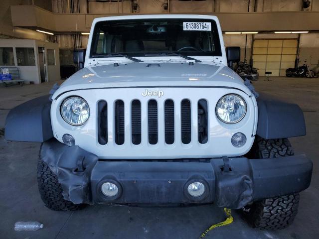 1C4BJWDG7JL890609 - 2018 JEEP WRANGLER U SPORT WHITE photo 5