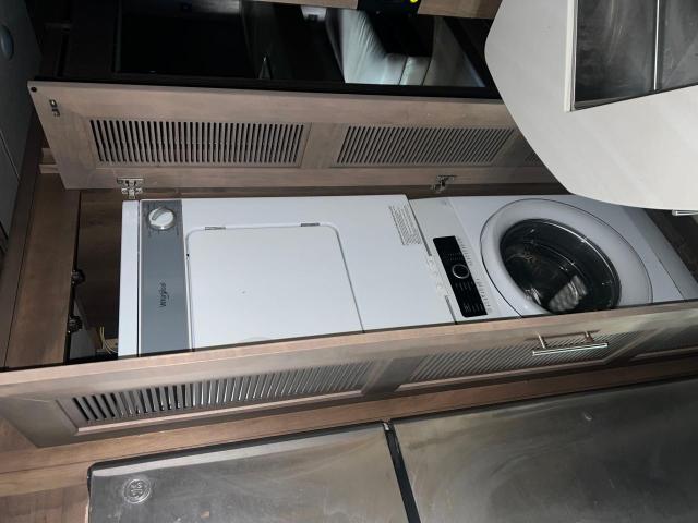 4UZACHFC1MCMT3659 - 2021 FREIGHTLINER CHASSIS XC შავი ფოტო 9