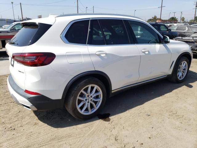 5UXCR4C05L9C22962 - 2020 BMW X5 SDRIVE 40I WHITE photo 3