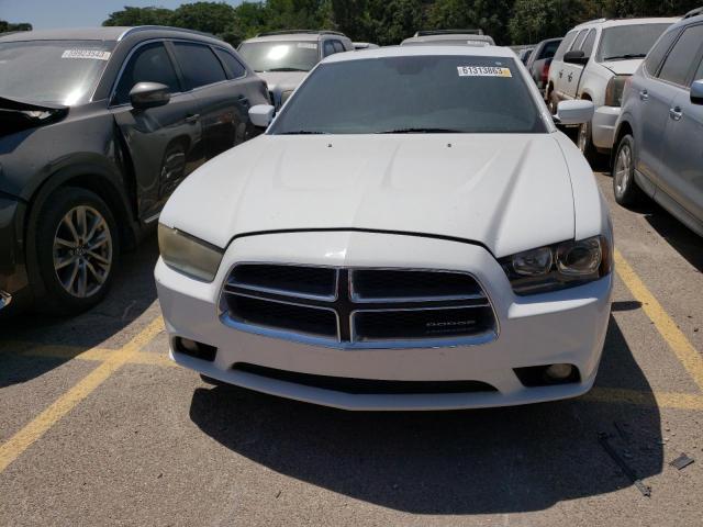 2B3CL3CG8BH562467 - 2011 DODGE CHARGER WHITE photo 5