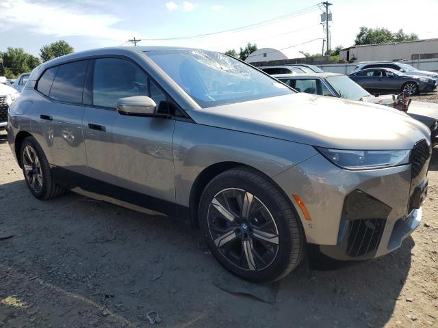 WB523CF09RCS04473 - 2024 BMW IX XDRIVE50 GRAY photo 4