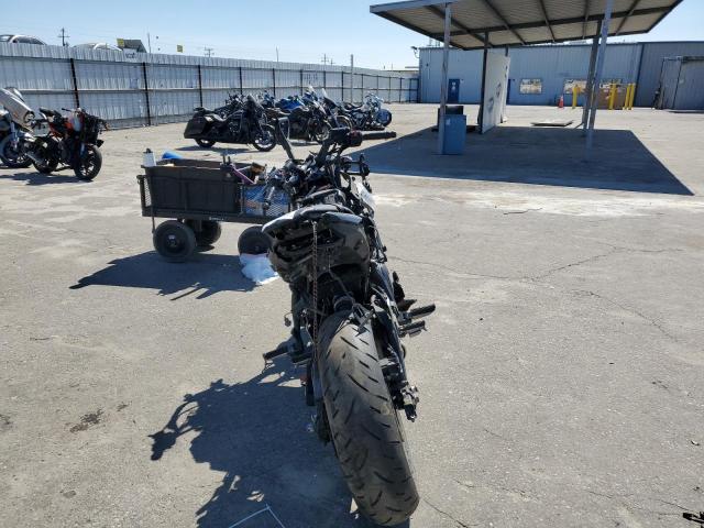 JKAEXEJ18HDA01288 - 2017 KAWASAKI EX650 J შავი ფოტო 4