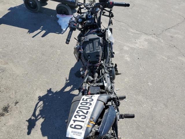 JKAEXEJ18HDA01288 - 2017 KAWASAKI EX650 J შავი ფოტო 6