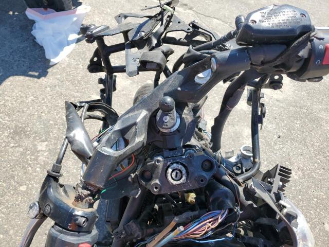 JKAEXEJ18HDA01288 - 2017 KAWASAKI EX650 J შავი ფოტო 7