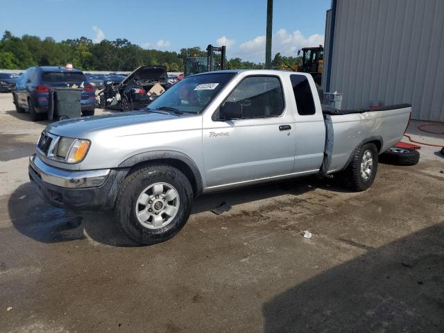 1N6DD26S3YC403407 - 2000 NISSAN FRONTIER KING CAB XE SILVER photo 1