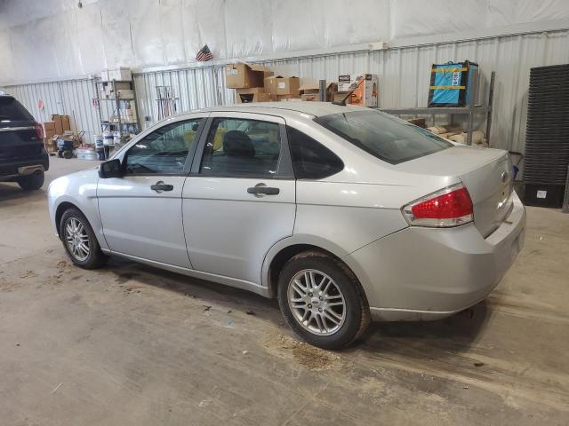 1FAHP35N39W174696 - 2009 FORD FOCUS SE SILVER photo 2