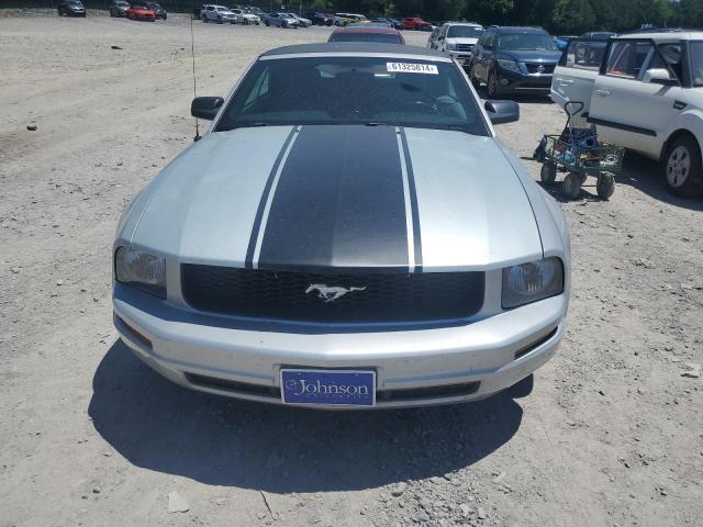 1ZVFT84N575293944 - 2007 FORD MUSTANG SILVER photo 5