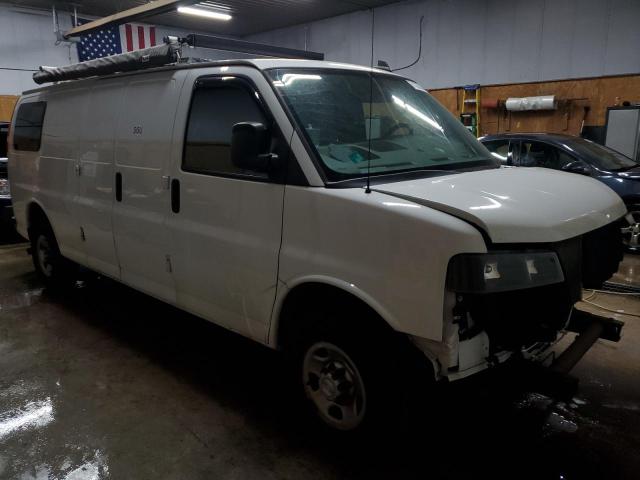 1GCWGBFP1J1276902 - 2018 CHEVROLET EXPRESS G2 WHITE photo 4