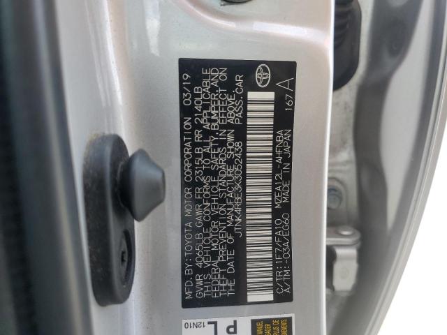 JTNK4RBE3K3052438 - 2019 TOYOTA COROLLA SE SILVER photo 12