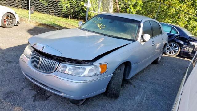 1LNHM83W81Y685563 - 2001 LINCOLN TOWN CARTIER GRAY photo 2