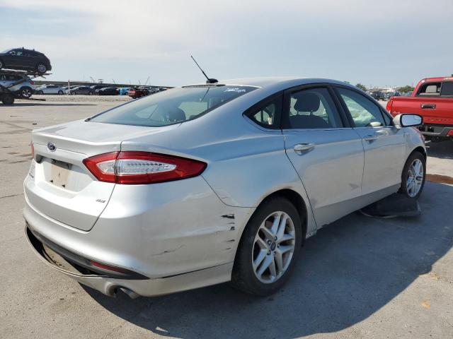 3FA6P0H73GR231398 - 2016 FORD FUSION SE SILVER photo 3