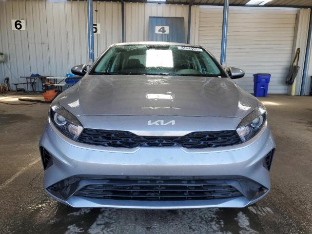 3KPF24AD6RE730836 - 2024 KIA FORTE LX GRAY photo 5