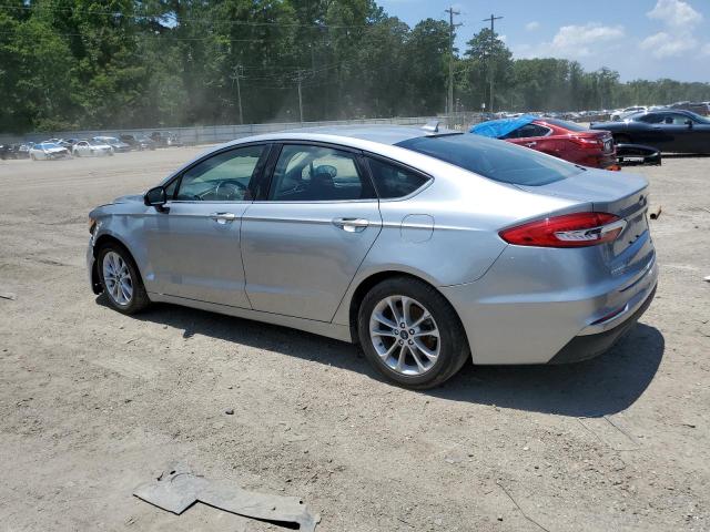 3FA6P0HD0LR249230 - 2020 FORD FUSION SE SILVER photo 2