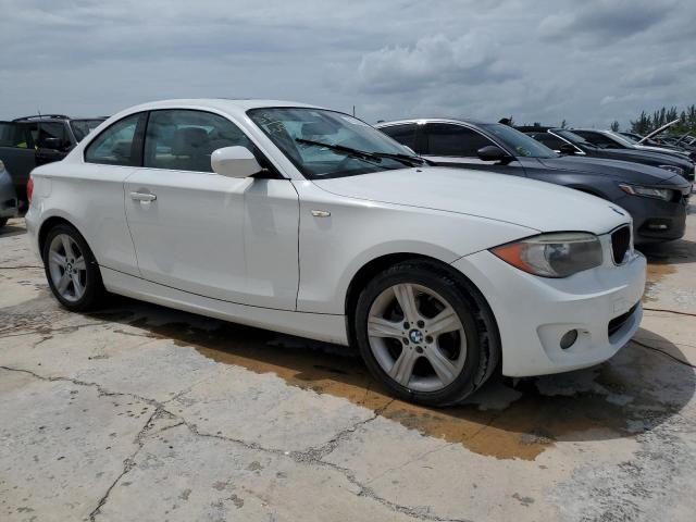 WBAUP7C58DVP24733 - 2013 BMW 128 I WHITE photo 4