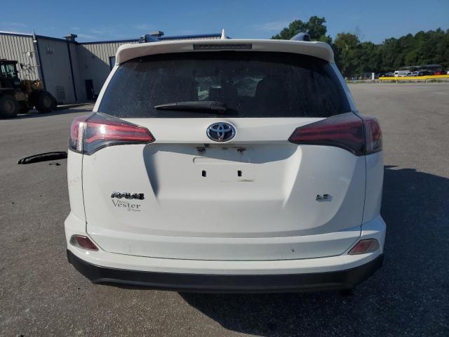 JTMZFREV4JJ182201 - 2018 TOYOTA RAV4 LE თეთრი ფოტო 6