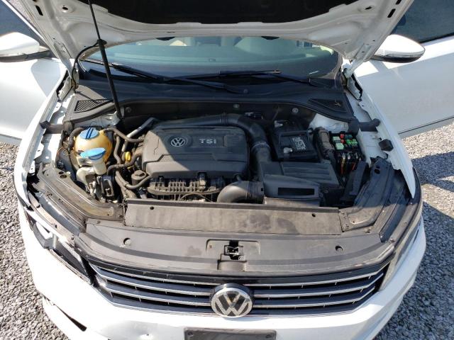 1VWBT7A32GC029961 - 2016 VOLKSWAGEN PASSAT SE WHITE photo 11