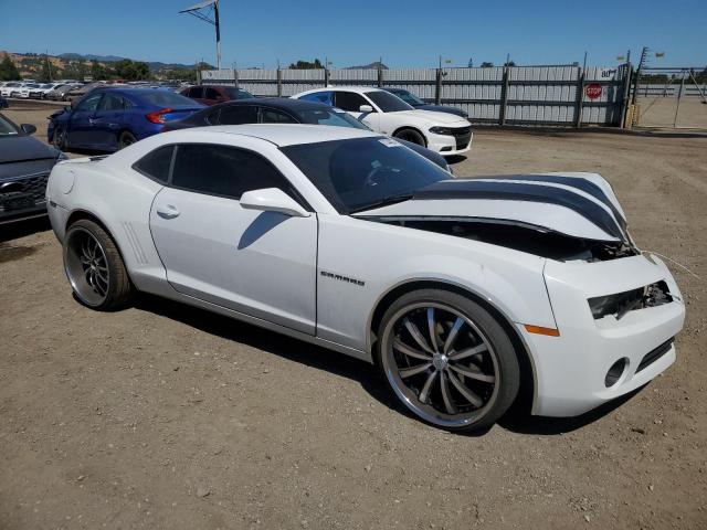 2G1FA1E32D9164306 - 2013 CHEVROLET CAMARO LS WHITE photo 4