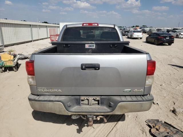 5TFDW5F17DX282695 - 2013 TOYOTA TUNDRA CREWMAX SR5 GRAY photo 6